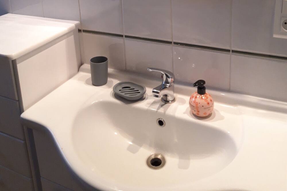 Photo of Bathroom in Lussas