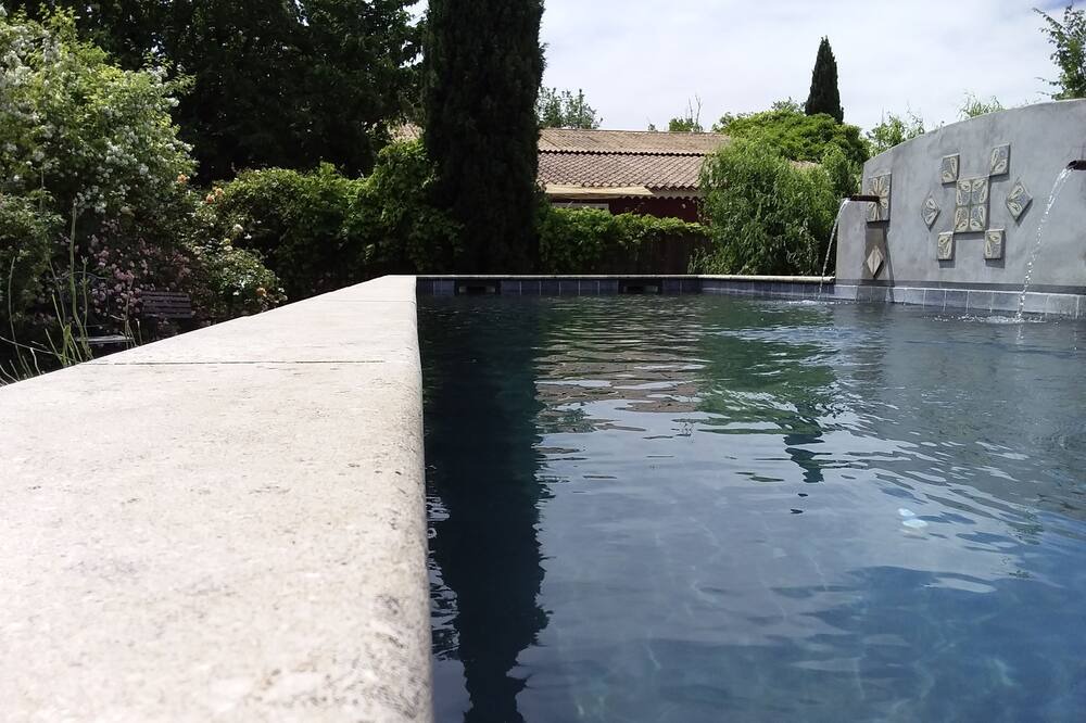 Photo of Outdoor in Loriol-du-Comtat