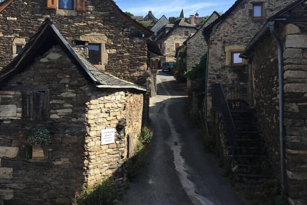 Photo of Outdoor in Castelnau-de-Mandailles