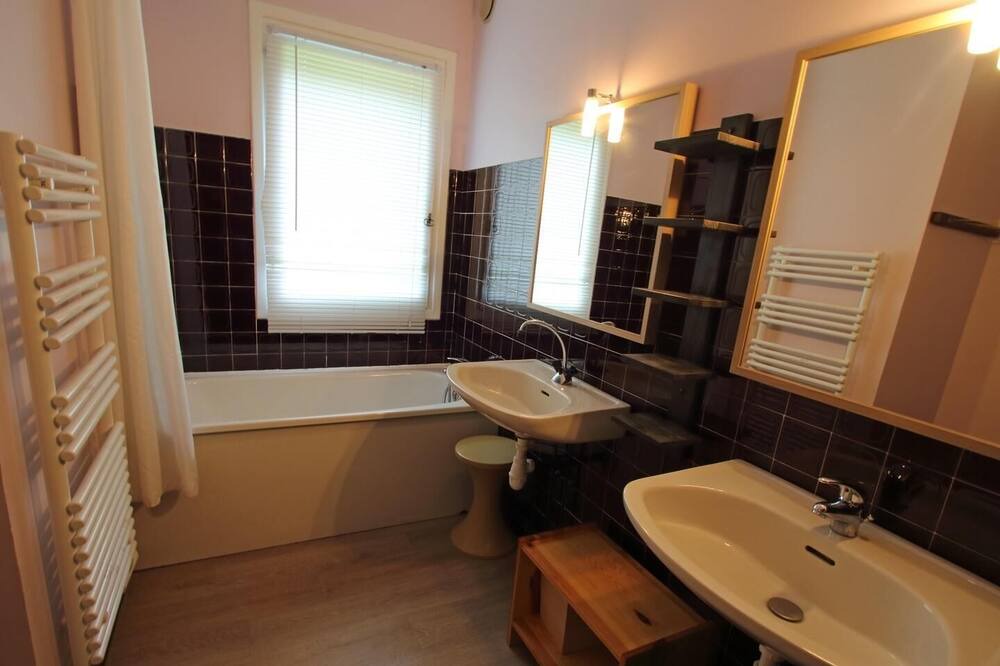 Photo of Bathroom in Mijoux