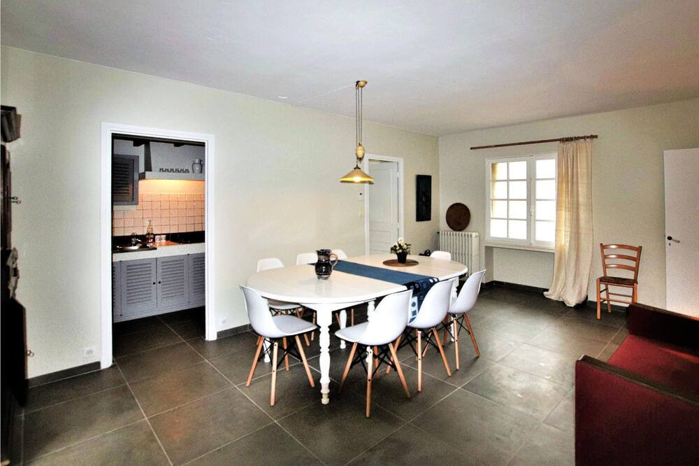 Photo of Bedroom in Chateauneuf-du-Rhone