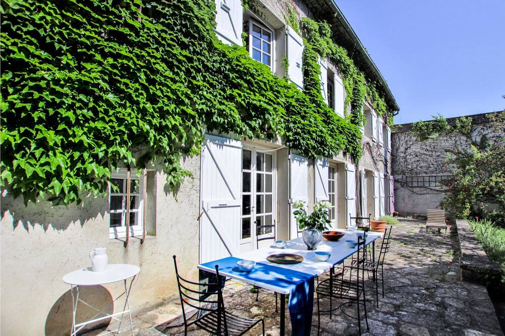 Photo of Others in Chateauneuf-du-Rhone