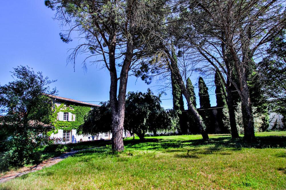 Photo of Outdoor in Chateauneuf-du-Rhone