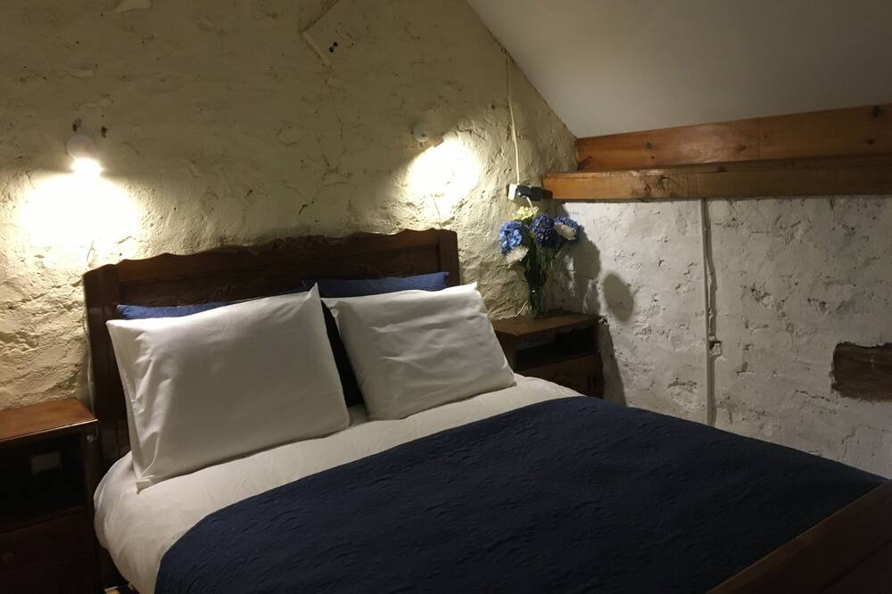 Photo of Bedroom in Cussy-en-Morvan