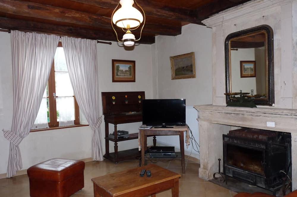 Photo of Livingroom in Saint-Amand-sur-Ornain