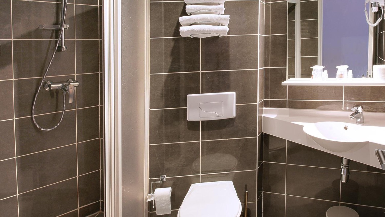 Photo of Bathroom in Villejuif
