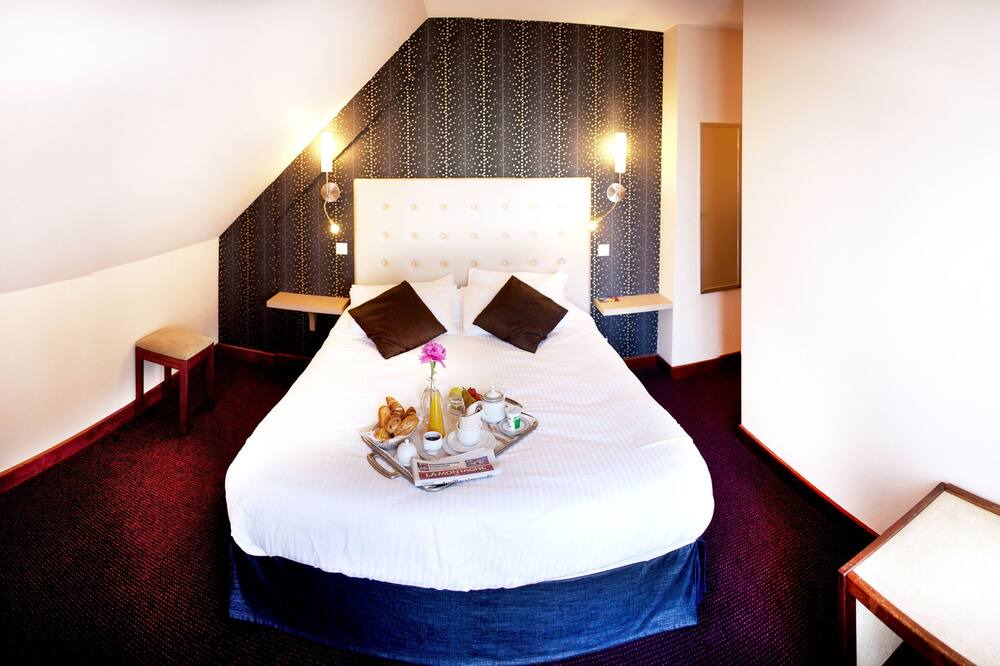 Photo of Bedroom in Neuveglise-sur-Truyere