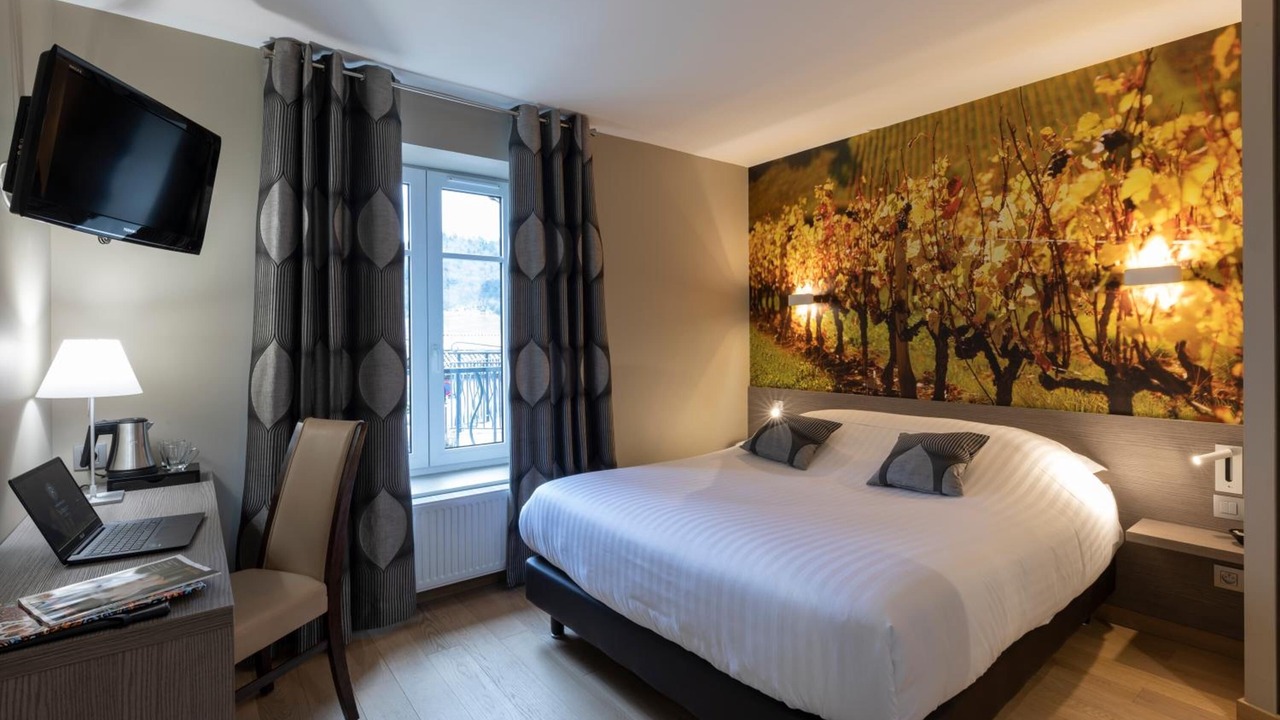 Photo of Bedroom in Vaux-en-Beaujolais
