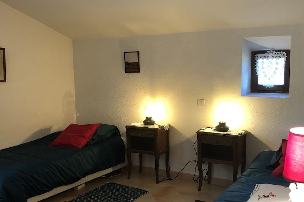 Photo of Bedroom in Faucon