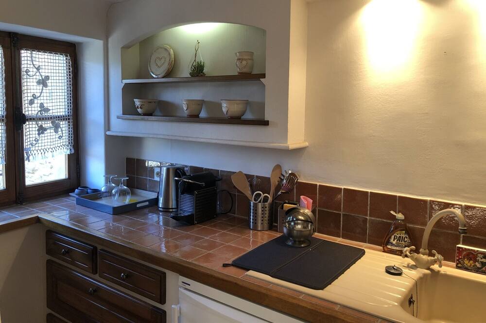 Photo of Kitchen in Faucon