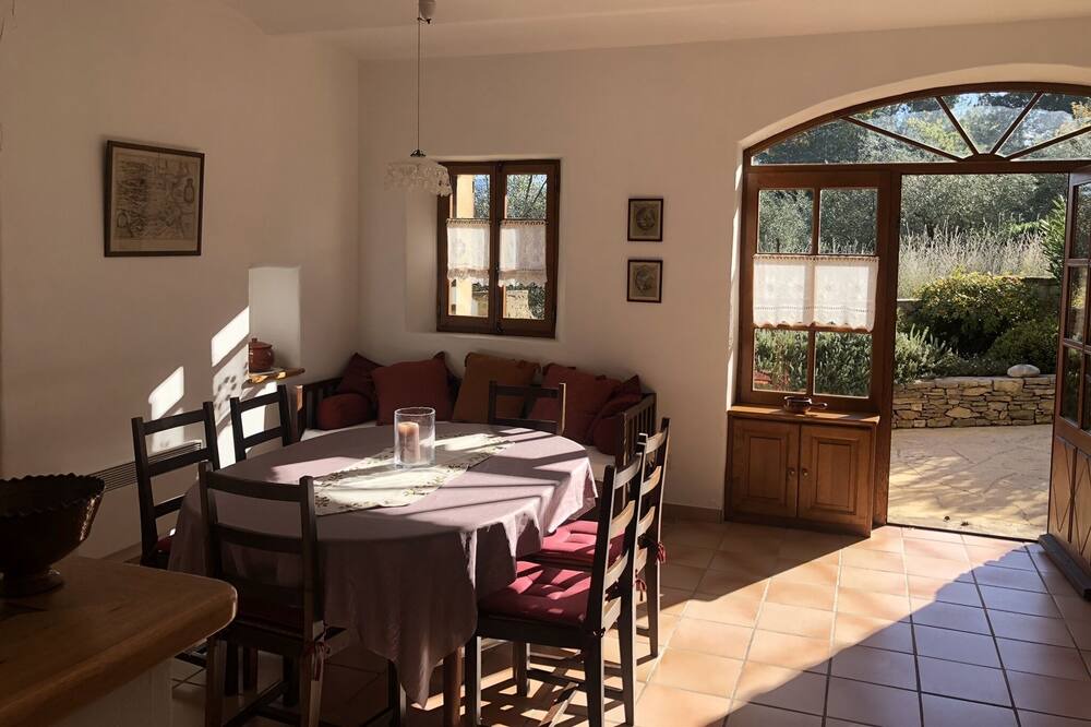 Photo of Kitchen in Faucon