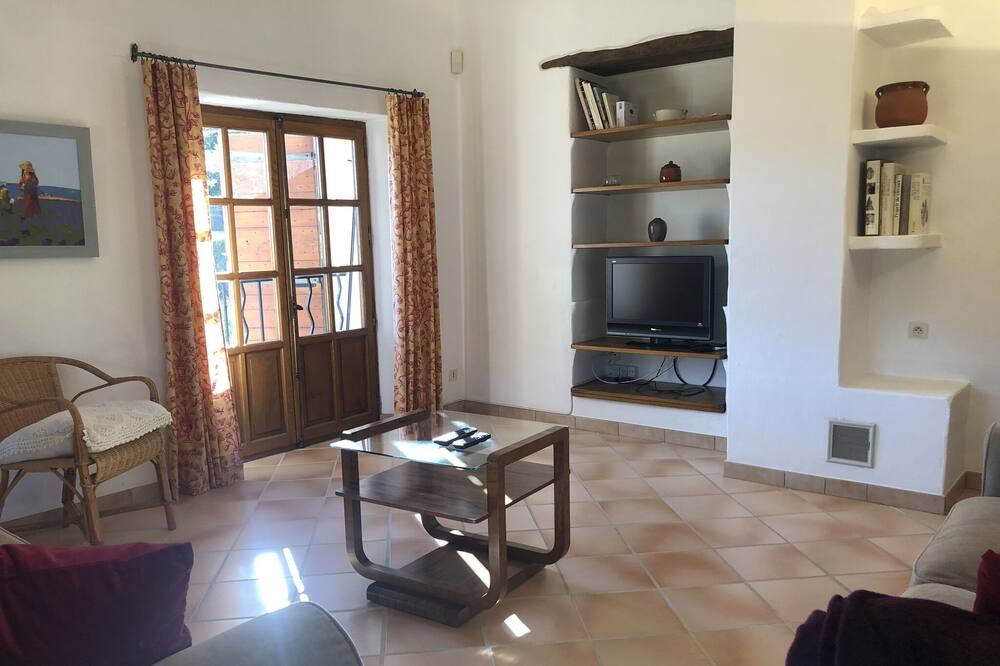 Photo of Livingroom in Faucon