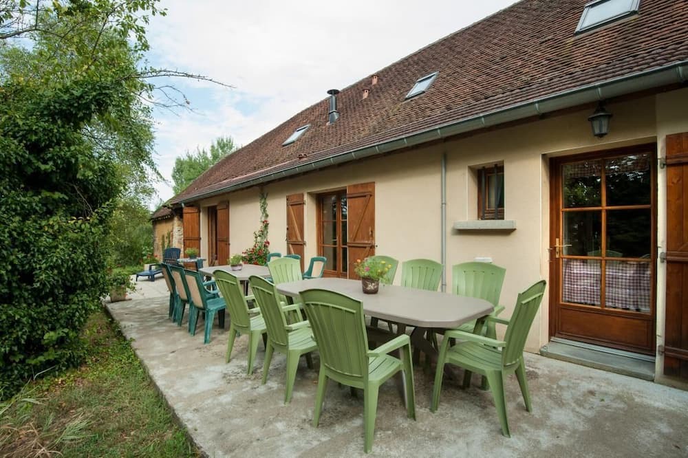 Photo of Patio Balcony in Flacey-en-Bresse