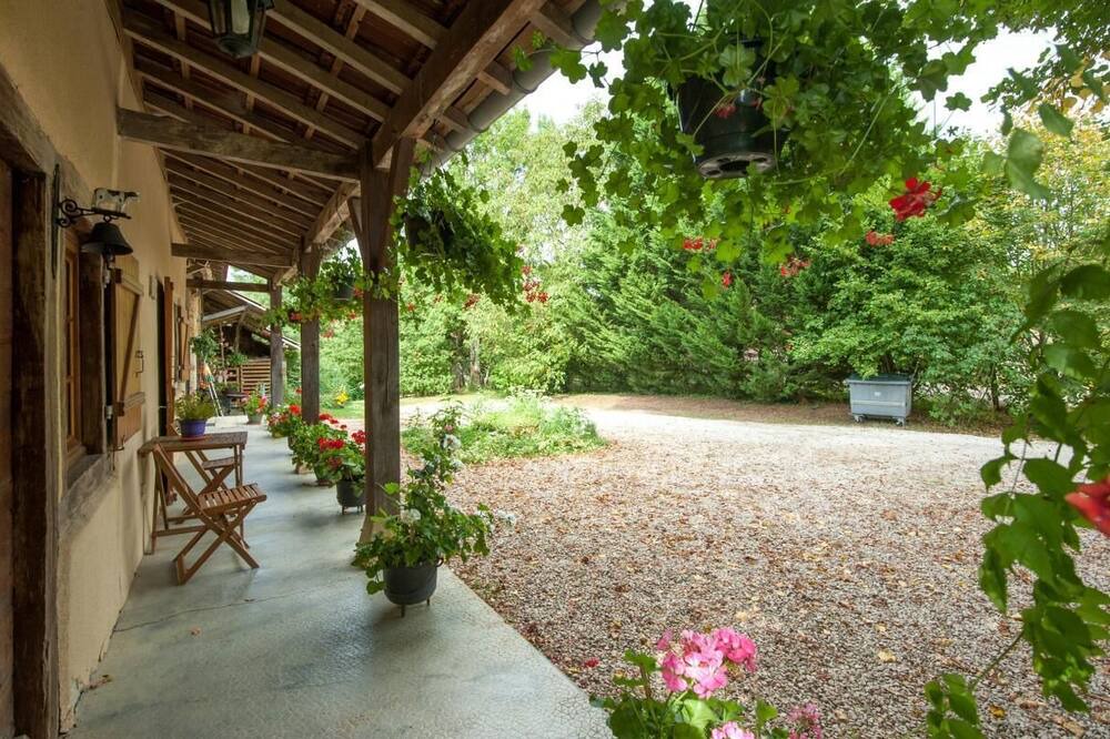 Photo of Outdoor in Flacey-en-Bresse