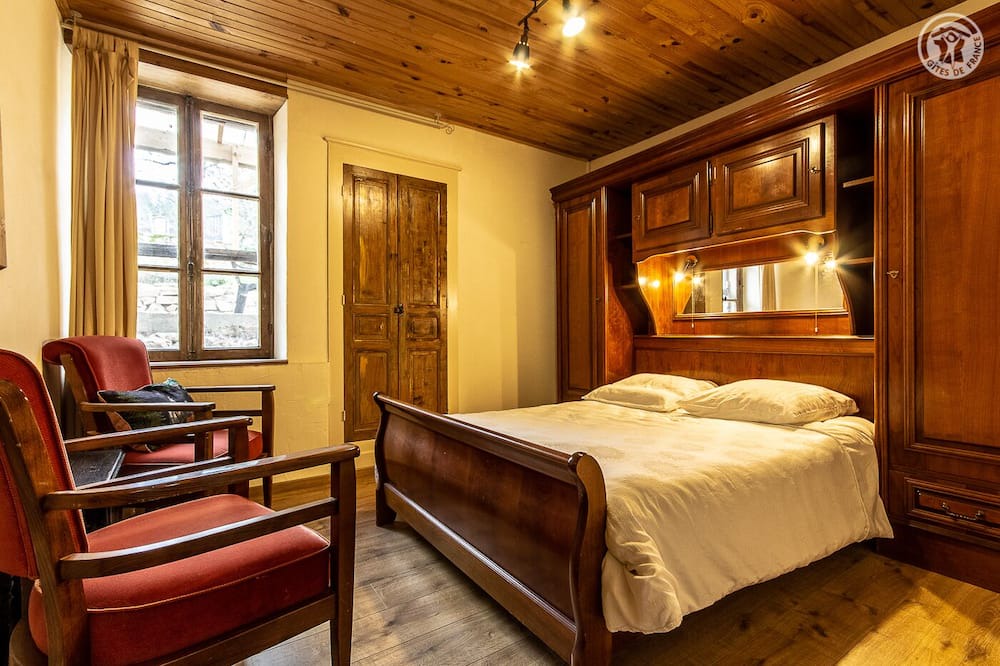 Photo of Bedroom in Anost
