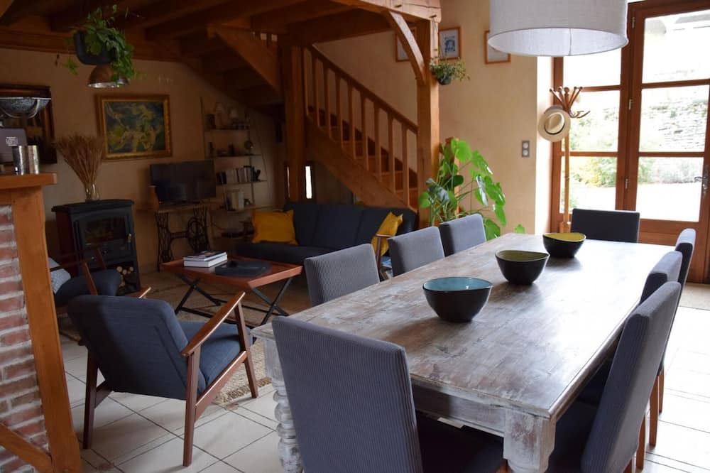 Photo of Livingroom in Sassangy