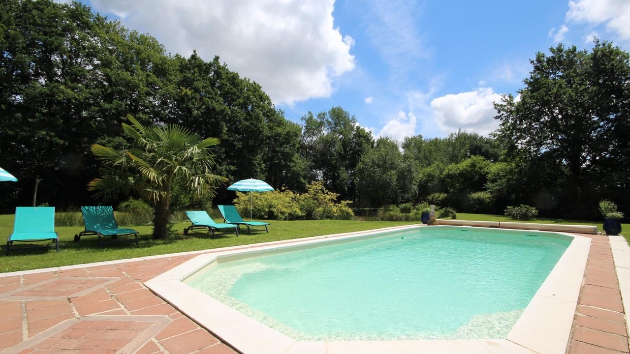 Photo of Outdoor in Saint-Etienne-en-Bresse