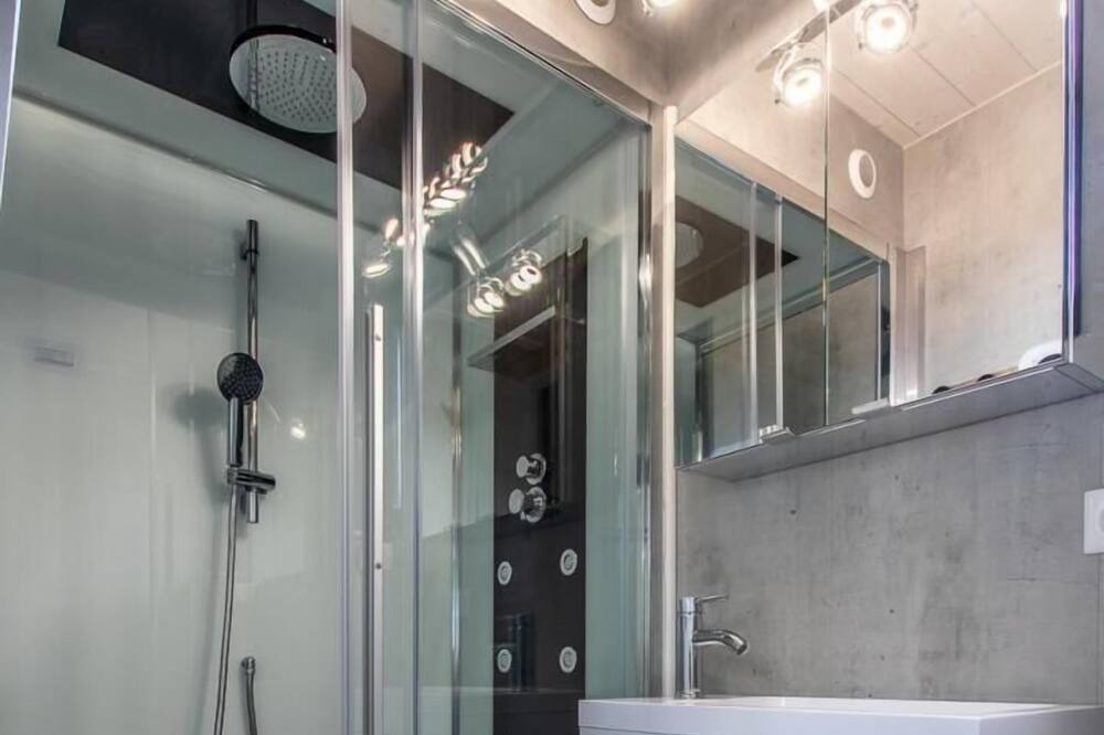 Photo of Bathroom in Toulon-sur-Arroux