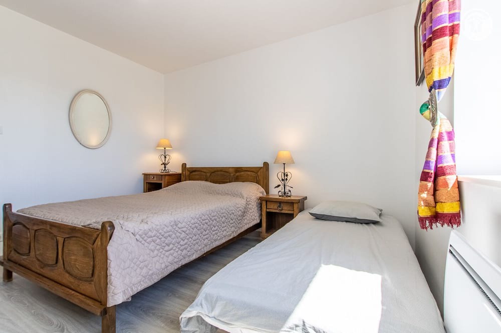 Photo of Bedroom in La Roche-Vineuse