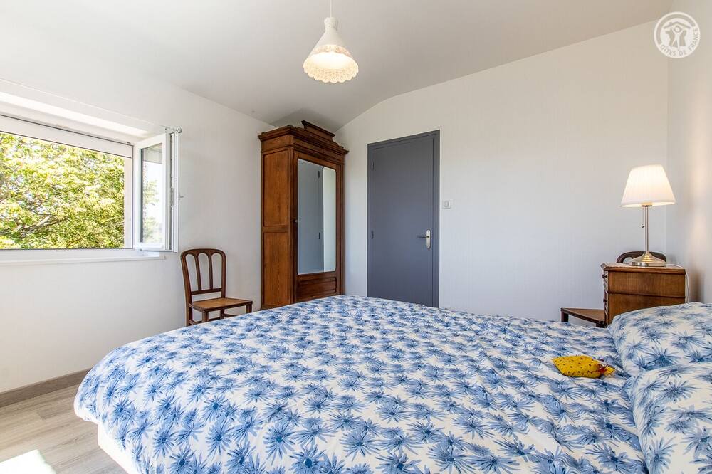 Photo of Bedroom in La Roche-Vineuse