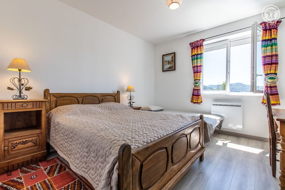 Photo of Bedroom in La Roche-Vineuse