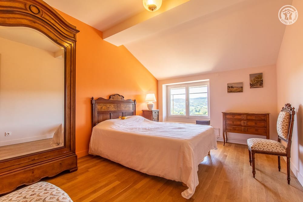 Photo of Bedroom in La Roche-Vineuse