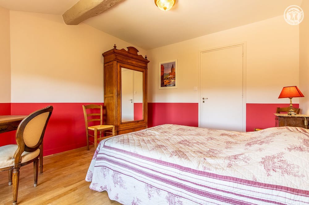 Photo of Bedroom in La Roche-Vineuse
