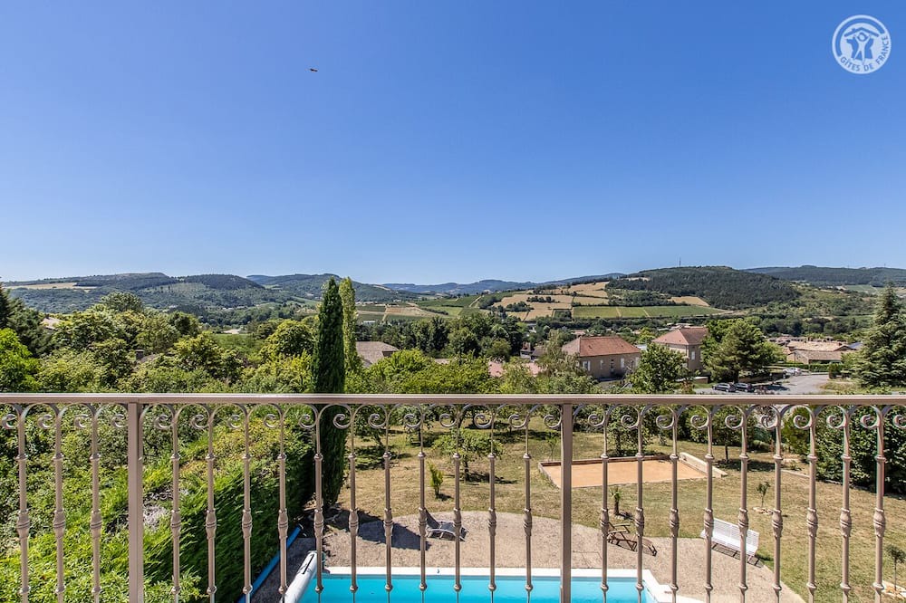 Photo of Patio Balcony in La Roche-Vineuse