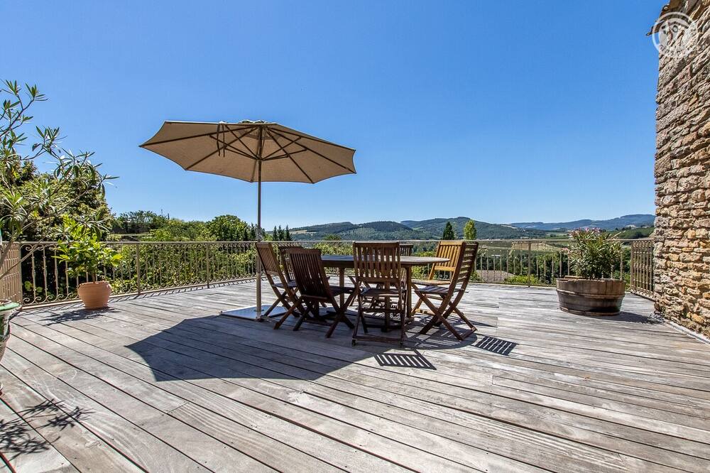 Photo of Patio Balcony in La Roche-Vineuse