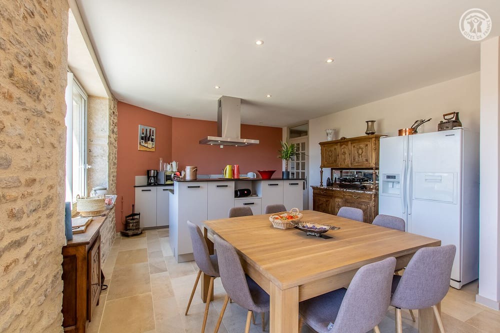 Photo of Kitchen in La Roche-Vineuse