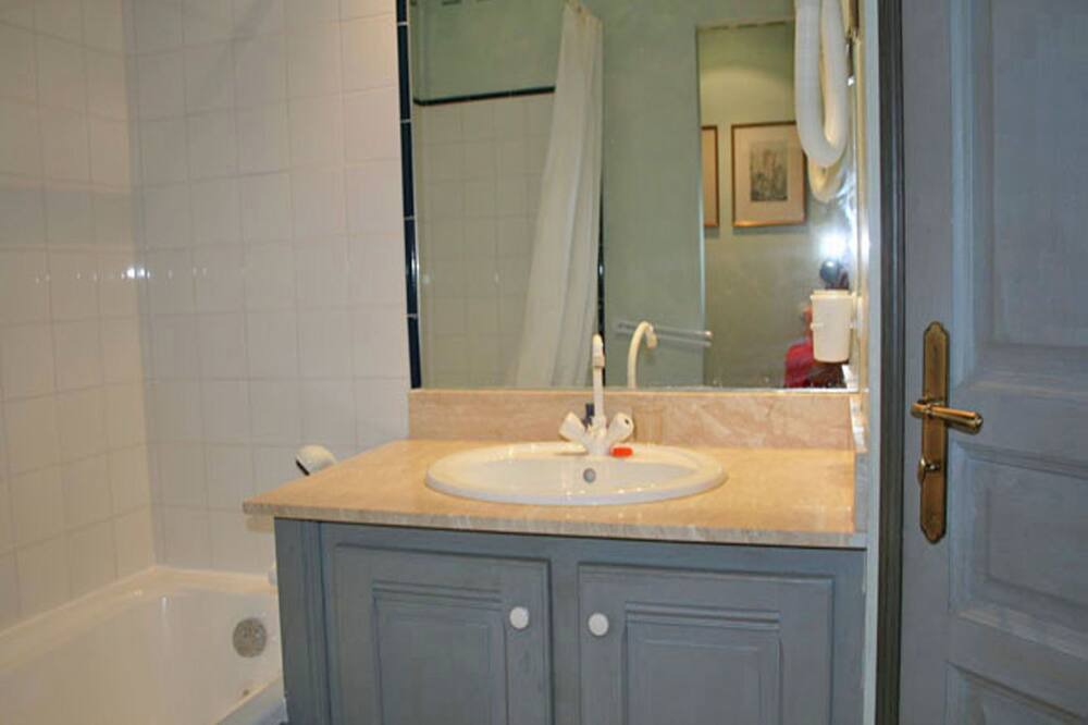 Photo of Bathroom in Montbrun-les-Bains