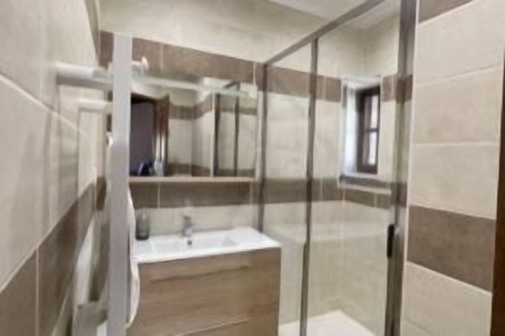 Photo of Bathroom in Saint-Maurice-d'Ibie