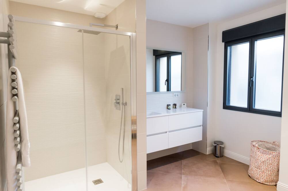 Photo of Bathroom in Ladoix-Serrigny