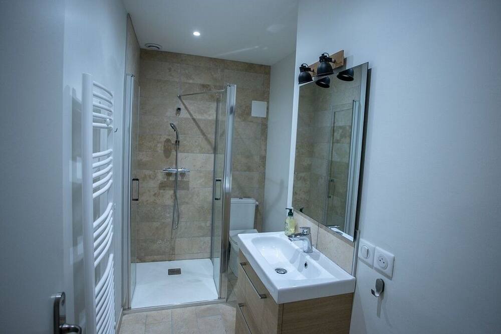 Photo of Bathroom in Fleurie