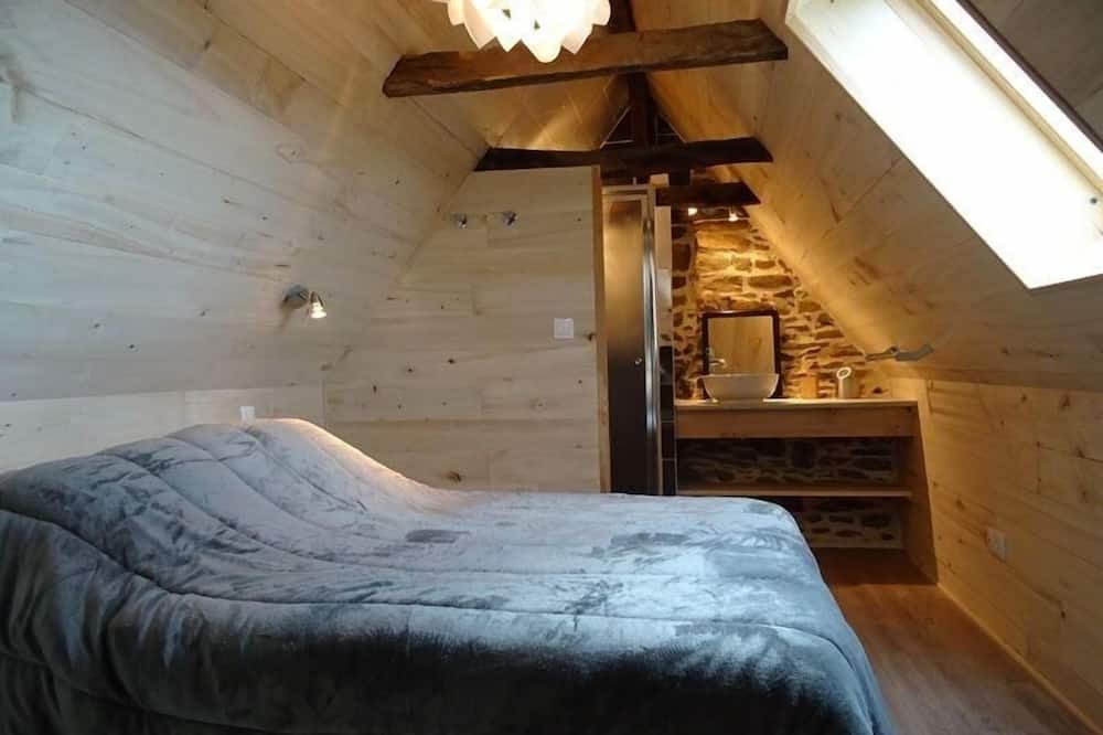 Photo of Bedroom in Castelnau-de-Mandailles