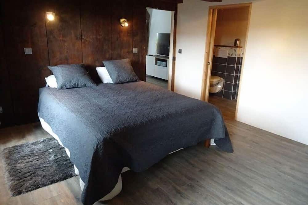 Photo of Bedroom in Castelnau-de-Mandailles