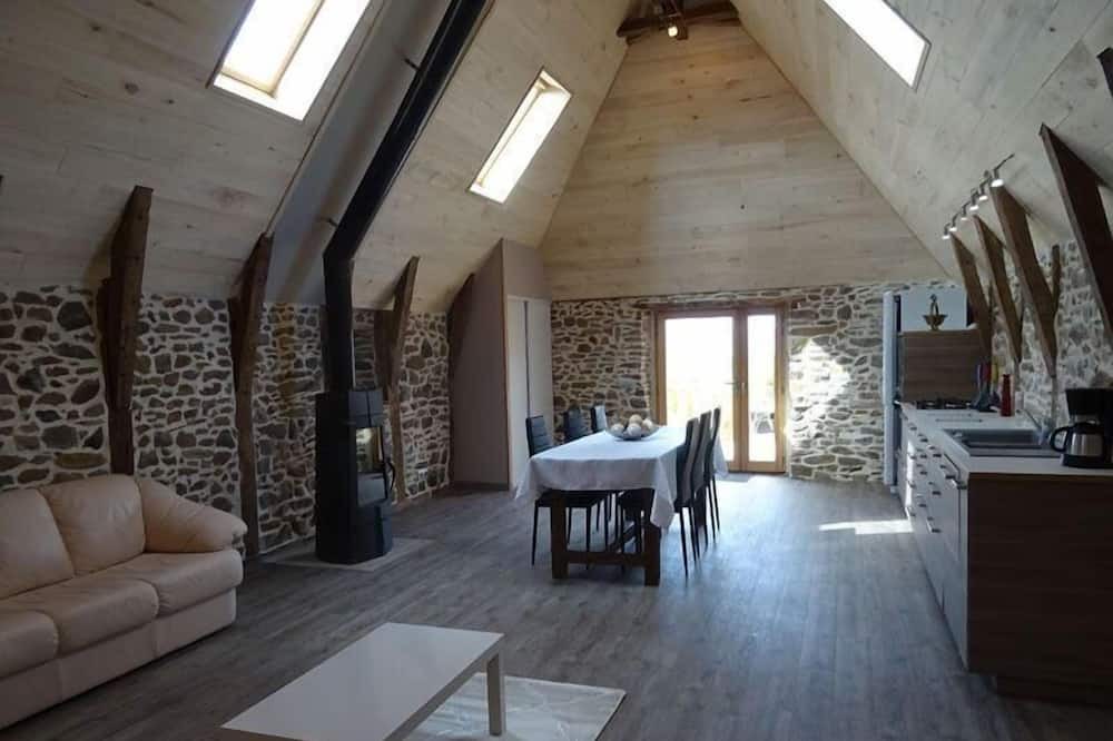 Photo of Livingroom in Castelnau-de-Mandailles