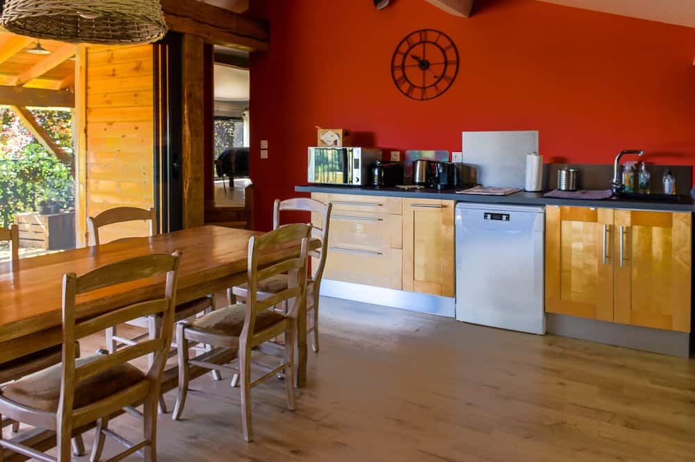 Photo of Kitchen in Lagraulet-Saint-Nicolas