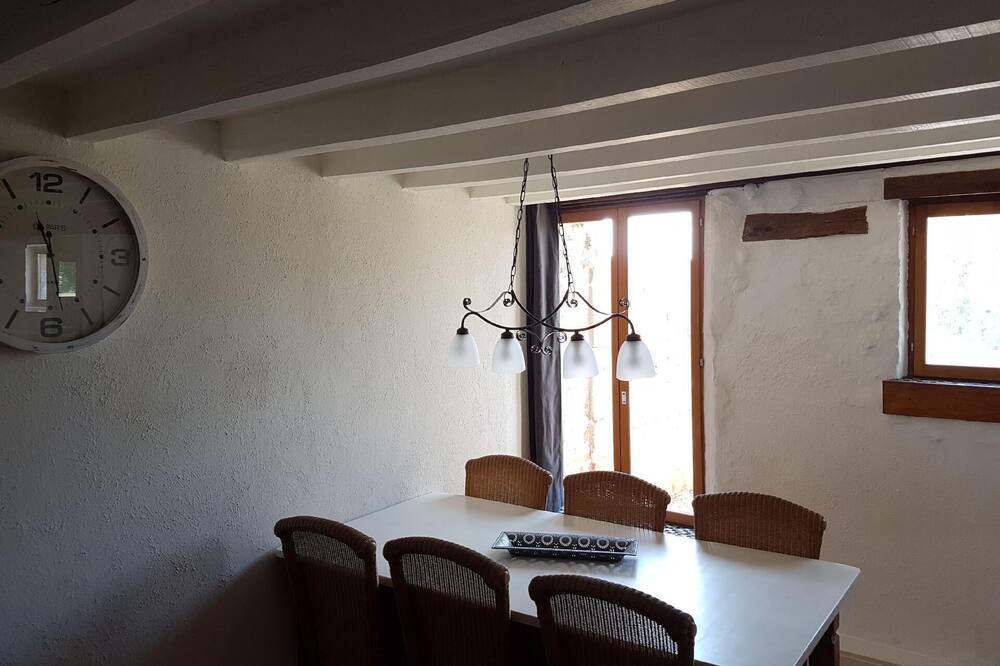 Photo of Livingroom in Saint-Hilaire
