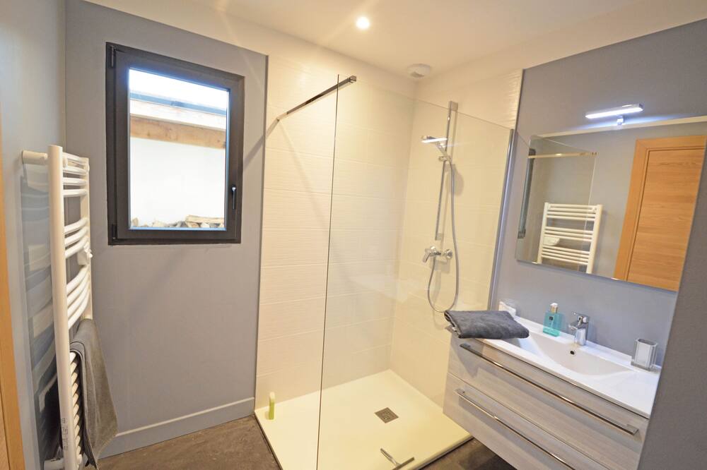 Photo of Bathroom in Montelimar