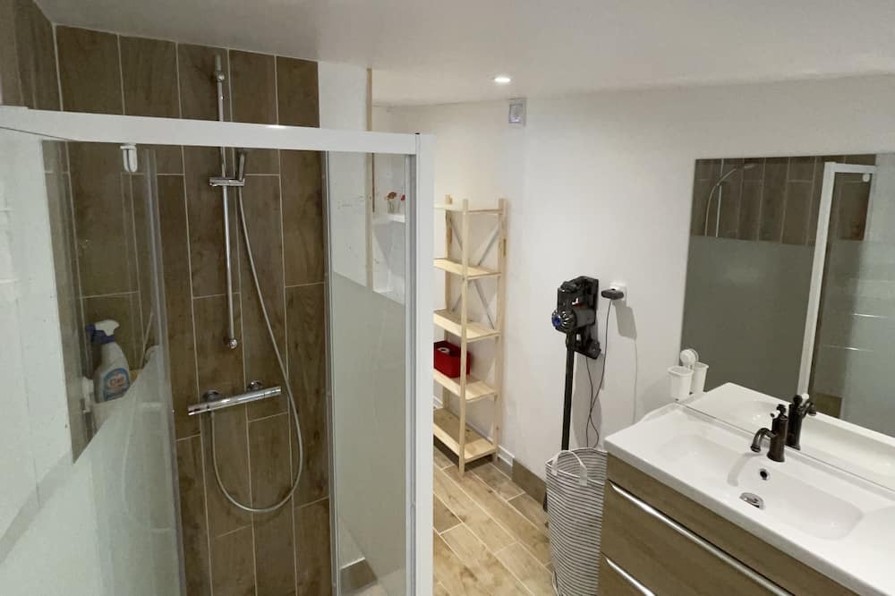 Photo of Bathroom in Saint-Martin-d'Heuille