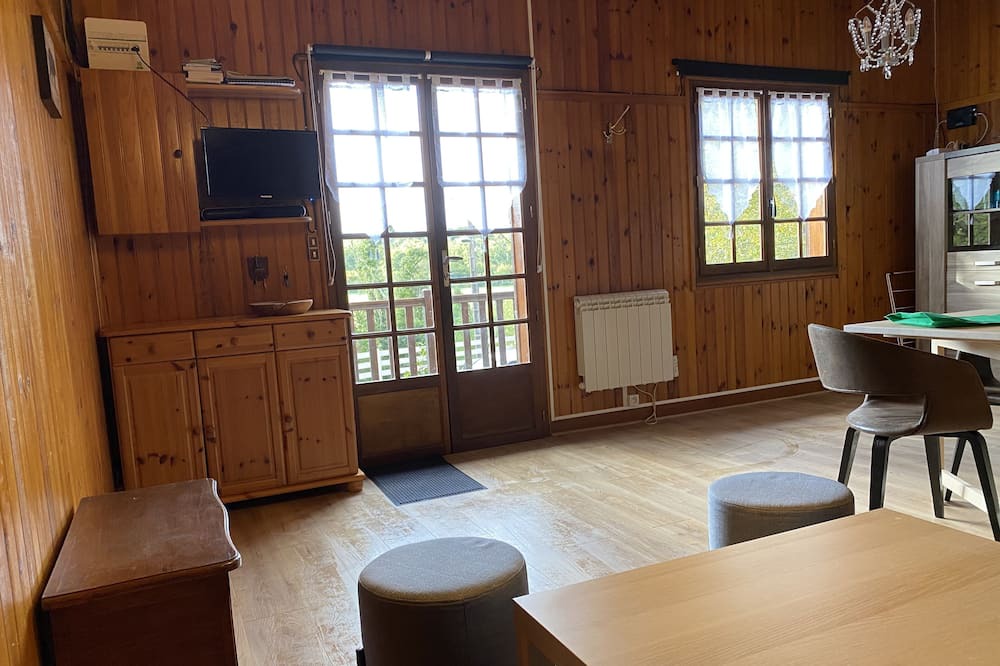Photo of Livingroom in Saint-Martin-d'Heuille