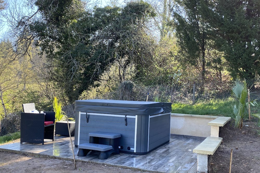 Photo of Outdoor in Saint-Martin-d'Heuille