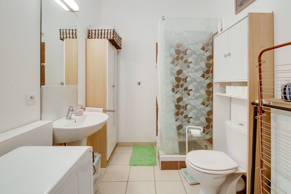 Photo of Bathroom in Arcueil