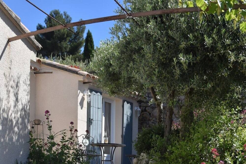 Photo of Outdoor in Saint-Pierre-de-Vassols