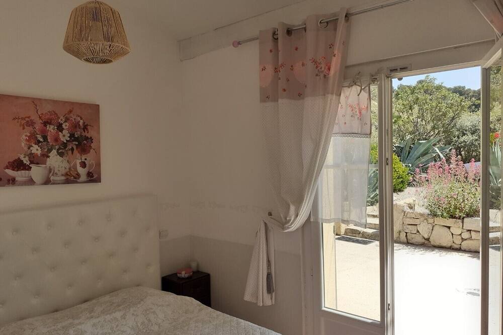 Photo of Bedroom in Saint-Pierre-de-Vassols