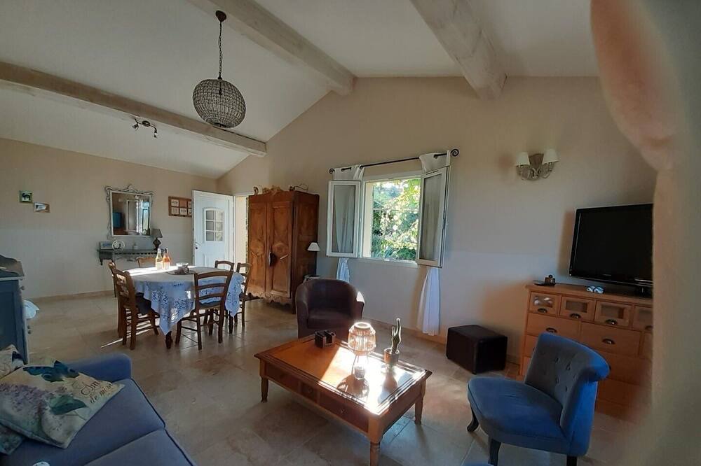 Photo of Livingroom in Saint-Pierre-de-Vassols