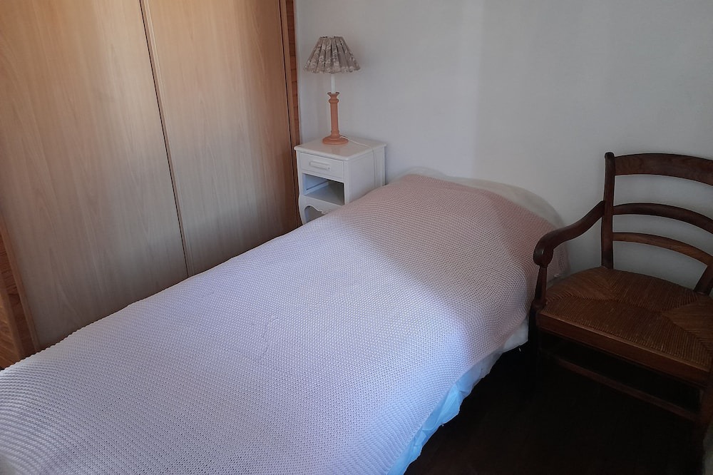 Photo of Bedroom in Saint-Barthelemy-Grozon