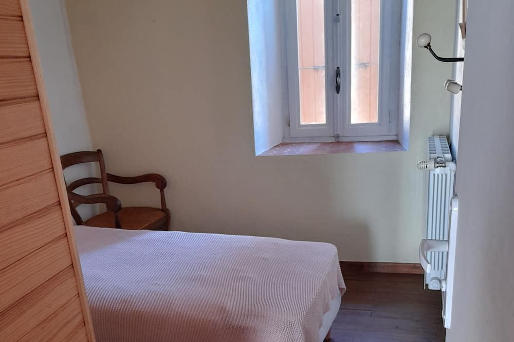Photo of Bedroom in Saint-Barthelemy-Grozon