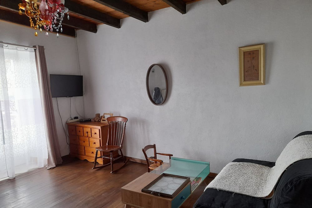 Photo of Livingroom in Saint-Barthelemy-Grozon